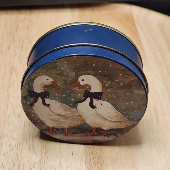 Winter Snow Geese Coaster Set | 6 Pieces | Blue Bows | Holiday Decor - Picture 4 of 8